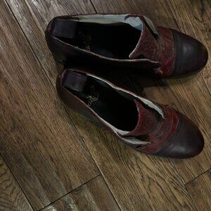 tifuttBrand new, never worn  all  leather bootie